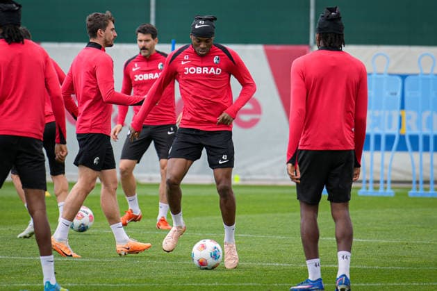 Soccer, Bundesliga, Men, Training SC Freiburg Europa Park Stadion, Sport, Europa Park Stadion, Bruno Ogbus SC Freiburg, 43 Freiburg Europa Park Stadion Baden Württemberg Germany Copyright: xFINLEYxMÖRCHx