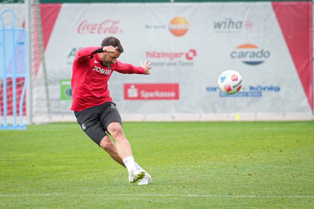 Soccer, Bundesliga, Men, Training SC Freiburg Europa Park Stadion, Sport, Europa Park Stadion, Christian Guenter SC Freiburg, 30 Freiburg Europa Park Stadion Baden Württemberg Germany Copyright: xFINLEYxMÖRCHx