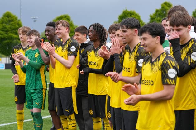 Thursday, 14 05 2026 Season 2025 2026 Final U17 Westfalenpokal at BVB Fußballpark Hohenbuschei, Dortmund, Germany BV Borussia Dortmund U17 VfL Bochum U17 The BVB U17 team at the award ceremony