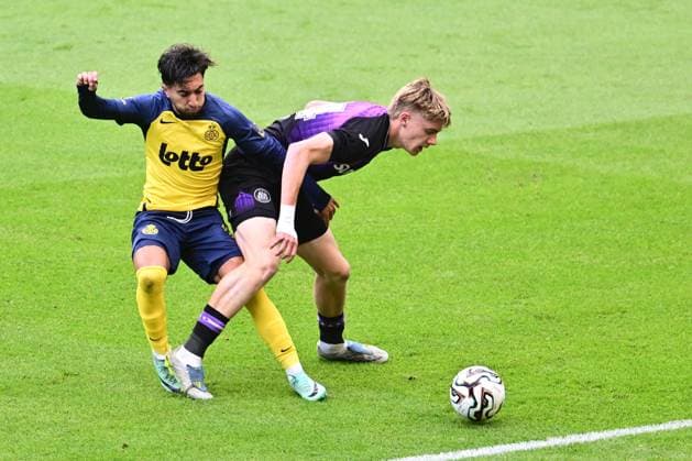 Royale Union Saint-Gilloise v RSC Anderlecht - Belgian Croky Cup Final BRUSSELS, BELGIUM - MAY 02 : De Cat Nathan midfielder of RSC Anderlecht and Ait El Hadj Anouar midfielder of Royale Union Saint-Gilloise battle for the ball during the Belgian Croky Cup final match between Royale Union Saint-Gilloise and RSC Anderlecht on May 2, 2026 in Brussels, Belgium, 02 05 2026 Brussels Belgium  Copyright: xPeterxDexVoechtx