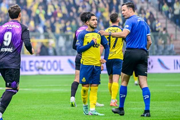 Royale Union Saint-Gilloise v RSC Anderlecht - Belgian Croky Cup Final BRUSSELS, BELGIUM - MAY 14 : Ait El Hadj Anouar midfielder of Royale Union Saint-Gilloise and referee Van Driessche Bram during the Belgian Croky Cup final match between Royale Union Saint-Gilloise and RSC Anderlecht on May 14, 2026 in Brussels, Belgium, 14 05 2026 Brussels Belgium  Copyright: xJanxDexMeuleneirx