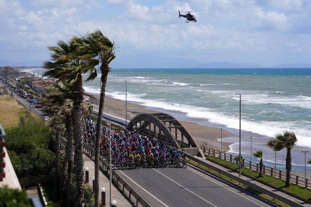 The pack rides during Stage 6 of the Giro d™Italia, from Paestum to Naples, Italy, Thursday, May 14, 2026.  Copyright: xFabioxFerrarix xLaPressex