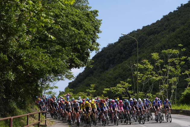 The pack rides during Stage 6 of the Giro d™Italia, from Paestum to Naples, Italy, Thursday, May 14, 2026.  Copyright: xFabioxFerrarix xLaPressex