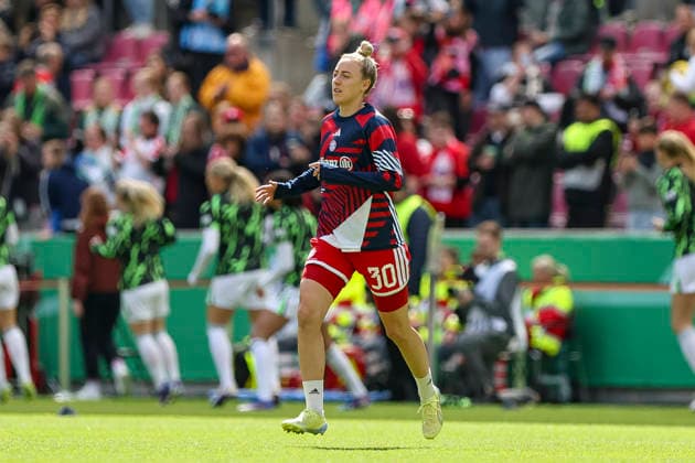 14 05 2026, GER, Football, Women, DFB Cup, Final, Season 2025 2026, VfL Wolfsburg FC Bayern Munich Carolin Simon Bayern gestures, gestures and facial expressions Cologne RheinEnergieSTADION North Rhine-Westphalia Germany Copyright: xAdrianxSchlüterx