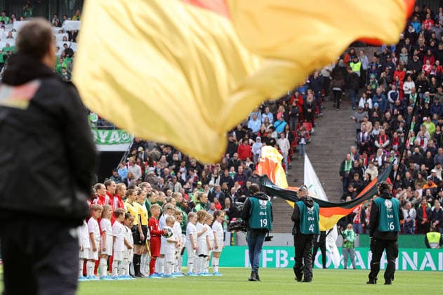 DFB-Pokal der Frauen Finale VfL Wolfsburg-Bayern München , Fußball , Bundesliga Frauen , in dem RheinEnergieSTADION , in Köln , Nordrhein-Westfalen , Deutschland. Mai. 14 , 2026 . Photo by: Davide Elias IPA Photo Pressefoto DENL Copyright: xDavidexEliasx