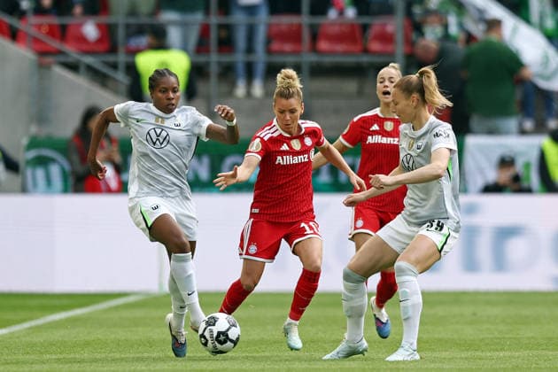 14 05 2026, xovx, Soccer, Women DFB Cup Final, VfL Wolfsburg FC Bayern München v l Lineth Beerensteyn VfL Wolfsburg , Linda Dallmann FC Bayern München , Giulia Gwinn FC Bayern München , Sarai Linder VfL Wolfsburg Köln Rhein Energie Stadion Nordrhein Westfalen Deutschland DE