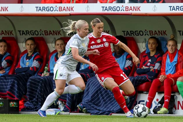 14 05 2026, GER, Football, Women, DFB Cup, Final, Season 2025 2026, VfL Wolfsburg FC Bayern Munich Thea Bjelde Wolfsburg and Klara Bühl Bayern fighting for the ball Cologne RheinEnergieSTADION North Rhine-Westphalia Germany Copyright: xAdrianxSchlüterx