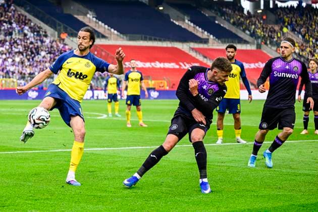 Royale Union Saint-Gilloise v RSC Anderlecht - Belgian Croky Cup Final BRUSSELS, BELGIUM - MAY 14 : Hazard Thorgan midfielder of RSC Anderlecht, Burgess Christian defender of Royale Union Saint-Gilloise in action during the Belgian Croky Cup final match between Royale Union Saint-Gilloise and RSC Anderlecht on May 14, 2026 in Brussels, Belgium, 14 05 2026 Brussels Belgium  Copyright: xJanxDexMeuleneirx