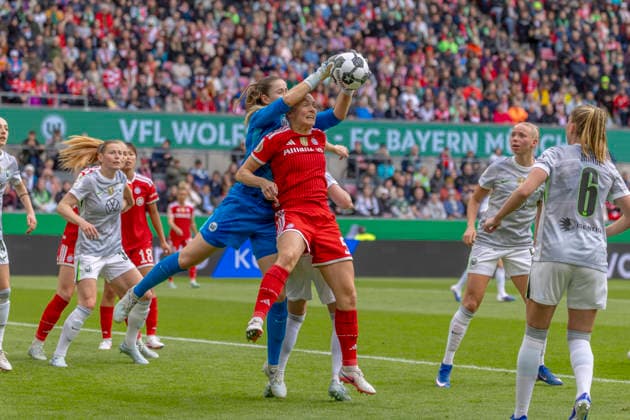 Cologne, Germany 14 May 2025 DFB Pokal Women 2025 2026 Final VfL Wolfsburg vs FC Bayern Munich Pictured from left in duel goalkeeper Stina Johannes VfL and Magdalena Eriksson FCB DFB regulations prohibit any use of photographs as image sequences and or quasi video RheinEnergieStadion Nordrhein Westfalen Copyright: xFotostandx xSchäferx