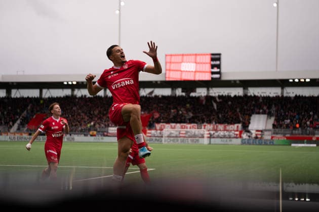 THUN, BERN - MAY 14: FC Thun players celebrate after Elmin Rastoder scores the goal during the Brack Super League match between FC Thun and BSC Young Boys at Visana Arena on May 14, 2026 in Thun, Bern, Switzerland. Copyright: xLivioxBaeriswylx xSPPx Sportspressphoto_SPR146193
