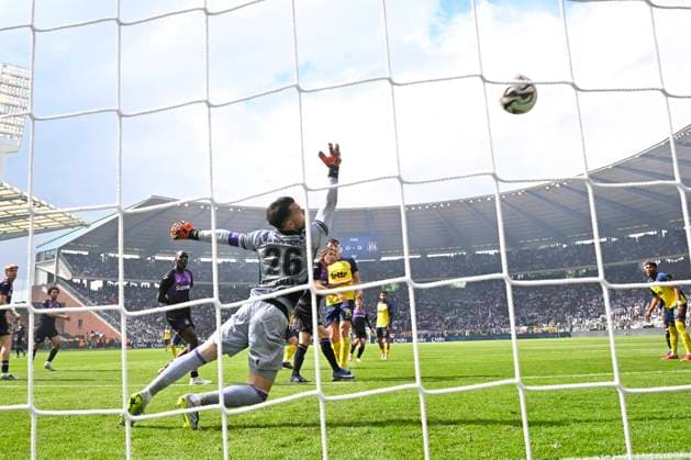 Royale Union Saint-Gilloise v RSC Anderlecht - Belgian Croky Cup Final BRUSSELS, BELGIUM - MAY 14 : Coosemans Colin goalkeeper of RSC Anderlecht during the Belgian Croky Cup final match between Royale Union Saint-Gilloise and RSC Anderlecht on May 14, 2026 in Brussels, Belgium, 14 05 2026 Brussels Belgium  Copyright: xTomasxSiskx