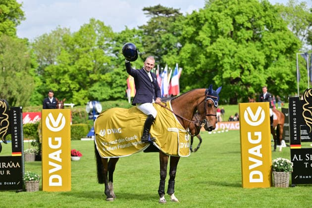 GER Al Shira aa German Show Jumping Dressage Derby Hamburg 14 05 2026, GER Al Shira aa German Show Jumping Dressage Derby Hamburg, Prize of Deutsche Vermögensberatung AG Championat von Hamburg, Al Shira aa CSI5 Tour in the picture Winner Cian OÂ Connor IRL on Genghis Khan cheers at the award ceremony nordphotoxGmbH xWitke nph00002