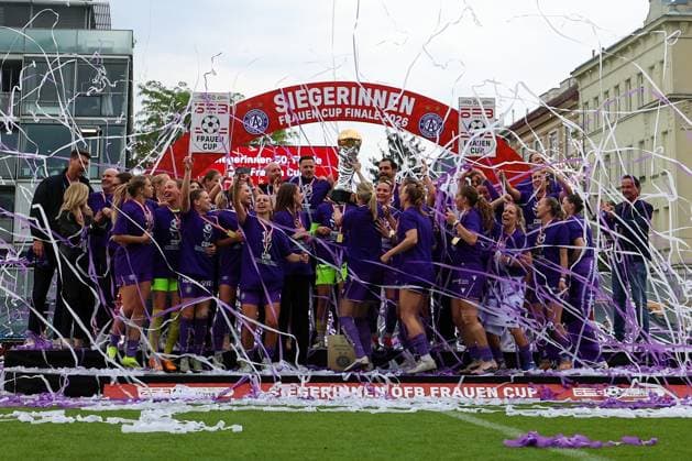 14.MAY.2026 - SOCCER - 2025-2026 ÖFB WOMEN S CUP 50.FINAL, FC Red Bull Salzburg vs FK Austria Wien FK Austria Wien celebrate winning the trophy after the ÖFB Women’s Cup Final VIENNA VIENNA, AUSTRIA – Wiener Club-Stadion Wiener-Sport-Club-Stadion,Alszeile 19, 1170 Wien AUSTRIA