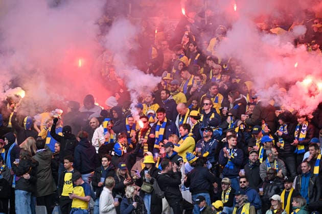 260514 Cupfinal Royale Union Saint-Gilloise vs RSC Anderlecht fans and supporters of Union using pyrotechnical flares and fireworks during the Croky Cup final 2026 between Royale Union Saint-Gilloise and RSC Anderlecht on May 14 , 2026 in Brussels, Belgium. (Photo by David Catry Isosport) Brussels Belgium  Copyright: xDavidxCatryx 20260514DC2_6168