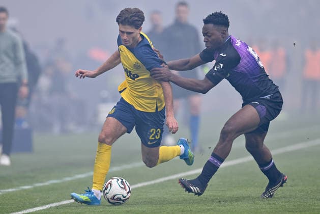 260514 Cupfinal Royale Union Saint-Gilloise vs RSC Anderlecht Besfort Zeneli (23) of Union fighting for the ball with Marco Kana (55) of Anderlecht during the Croky Cup final 2026 between Royale Union Saint-Gilloise and RSC Anderlecht on May 14 , 2026 in Brussels, Belgium. (Photo by David Catry Isosport) Brussels Belgium  Copyright: xDavidxCatryx 20260514DC2_6762