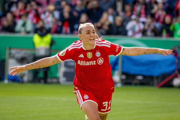 Germany Soccer DFB Cup Women 2025 2026, Final VfL Wolfsburg vs Bayern Munich RheinEnergieStadion Cologne Goal celebration after the goal to 1 0 for FC Bayern Munich by goal scorer Stanway Georgia FC Bayern Munich, 31 joy, emotions, cheering, gesture, emotion, facial expression, facial expression, emotion Copyright: xMichellexLukax