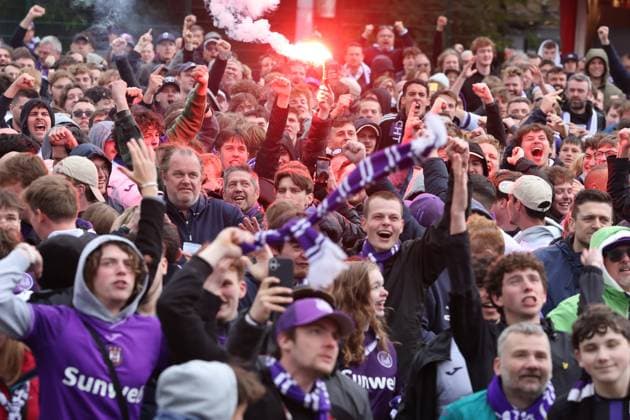 Royale Union Saint-Gilloise v RSC Anderlecht - Belgian Croky Cup Final Brussels, BELGIUM - May 14 : Supporters of RSC Anderlecht watching the game on a giant screen during the Belgian Croky Cup final match between Union Saint-Gilloise and RSC Anderlecht on May 14, 2026 in Brussels, Belgium, 14 05 2026 Anderlecht Belgium  Copyright: xGbax