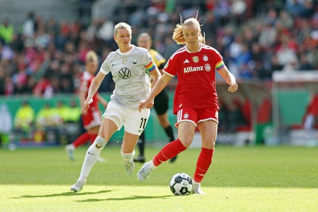 14 05 2026, xovx, Soccer, Women DFB Cup Final, VfL Wolfsburg FC Bayern München v l Alexandra Popp VfL Wolfsburg , Glodis Perla Viggosdottir FC Bayern München Köln Rhein Energie Stadion Nordrhein Westfalen Deutschland DE