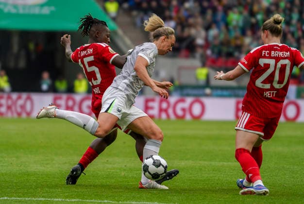 Germany Soccer DFB Cup Women 2025 2026, Final VfL Wolfsburg vs Bayern Munich RheinEnergieStadion Cologne in a duel Bernadette Amani FC Bayern Munich Women, 15 Lena Lattwein VfL Wolfsburg Women, 8 Cologne Copyright: xAymanxAlahmedx