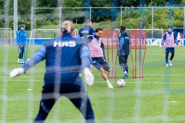 14 05 2026, Football, Training of FC Schalke 04 v l Goalkeeper Loris Karius FC Schalke 04 Kenan Karaman FC Schalke 04 Gelsenkirchen Training ground FC Schalke 04 NRW Germany xRHR PHOTO YYx Copyright: RHR-FOTOx RHR-FOTO YY