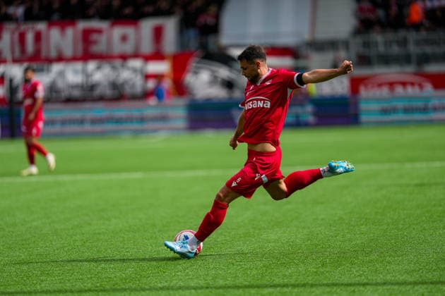 Switzerland Brack Super League 2025 26, FC Thun vs BSC Young Boys Stockhorn Arena, Thun Leonardo Bertone 6 THU Thun Stockhorn Arena Bern Switzerland Copyright: xKjetilxWaberx