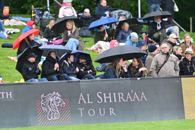 GER Al Shira aa Deutsches Spring Dressur Derby Hamburg 14 05 2026, GER Al Shira aa Deutsches Spring Dressur Derby Hamburg, Preis der Deutschen Vermögensberatung AG Championat von Hamburg, Al Shira aa CSI5 Tour im Bild Feature spectators in rainy weather nordphotoxGmbH xWitke nph00002