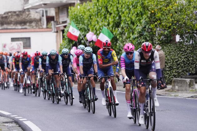 The pack rides during Stage 6 of the Giro d™Italia, from Paestum to Naples, Italy, Thursday, May 14, 2026.  Copyright: xFabioxFerrarix xLaPressex