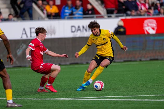 Switzerland Brack Super League 2025 26, FC Thun vs BSC Young Boys Stockhorn Arena, Thun Michael Heule 27 THU vs Darian Males 39 YB Thun Stockhorn Arena Bern Switzerland Copyright: xKjetilxWaberx