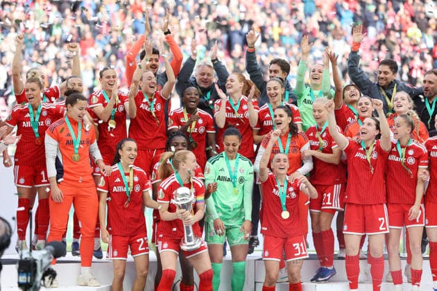 Bayern gewinnt DFB Pokal , DFB-Pokal der Frauen Finale VfL Wolfsburg-Bayern München , Fußball , Bundesliga Frauen , in dem RheinEnergieSTADION , in Köln , Nordrhein-Westfalen , Deutschland. Mai. 14 , 2026 . Photo by: Davide Elias IPA Photo Pressefoto DENL Copyright: xDavidexEliasx