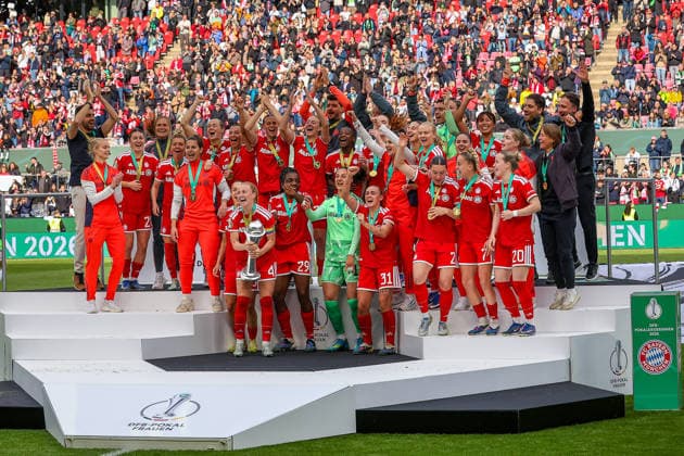 2026 05 14, xkwix, Football, Final DFB Cup Women, VfL Wolfsburg FC Bayern Munich, Season 2025 2026, Rhein Energie Stadium in Cologne The cup winners cheer with the cup in their hands DFB regulations prohibit any use of photographs as image sequences and or quasi video Photo xKamilxWilkowskixPressefotoKochx Nordrhein Westfalen Germany