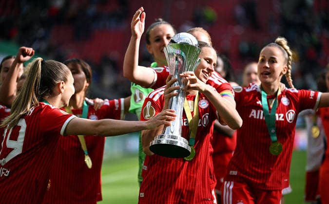 Soccer, Germany, Women, Season 2025 2026, DFB Cup Final, Rhein Energie Stadion Köln, VfL Wolfsburg FC Bayern München 0 4 Jubel FC Bayern, Katharina Naschenweng FCB Klara Bühl FCB with Cup Jubel, Joy, Action