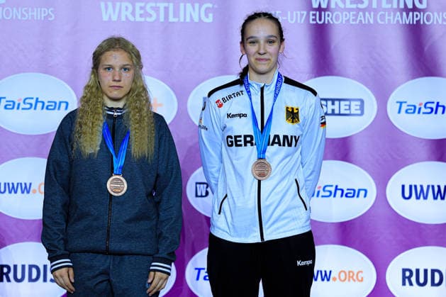 U17 Wrestling European Championships Podium 73kg WW Bronze Karina Muzalevskaia RUS , Lyra Lederer GER Copyright: xKostadinxAndonov xUnitedxWorldxWrestlingx Kostadin Andonov United World Wrestling