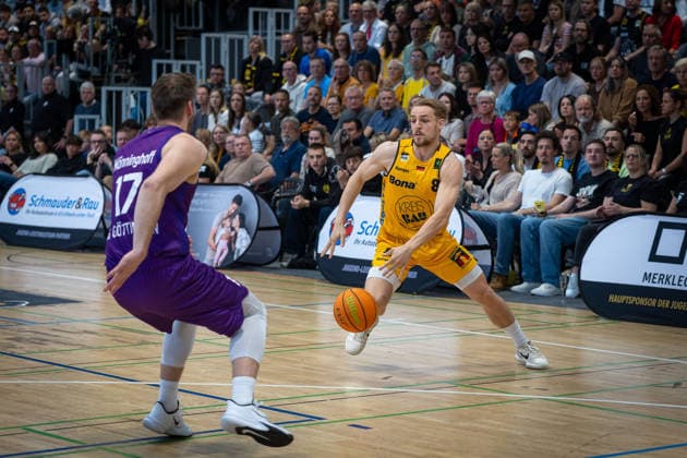 Mathis Moenninghoff BG Goettingen, 17 Lucas Mayer Bozic Estriche Knights Kirchheim, 08 GER, Bozic Estriche Knights Kirchheim vs BG Goettingen, BARMER 2 Basketball Bundesliga, Playoffs Game 4, Season 2025 2026, 14 05 2026 GER, Bozic Estriche Knights Kirchheim vs BG Goettingen, BARMER 2 Basketball Bundesliga, Playoffs Game 4, Season 2025 2026, 14 05 2026 Goeppingen Copyright: xEibner-Pressefoto NinaxSanderx EP_NSR