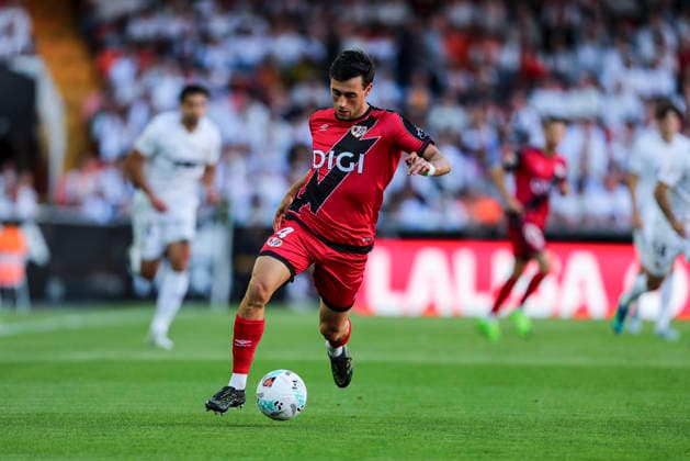 May 14, 2026, Valencia, Valencia, SPAIN: Pedro Diaz of Rayo Vallecano in action during the Spanish league, LaLiga EA Sports, football match played between Valencia CF and Rayo Vallecano at Mestalla stadium on May 14, 2026, in Valencia, Spain. Valencia CF V Rayo Vallecano - LaLiga EA Sports  - ZUMAa181 20260514_zaa_a181_012 Copyright: xIvanxTerronx