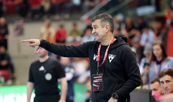 Stuttgart , Futsal Bundesliga Final German Championship Game 2 , TSV Weilimdorf vs HOT 05 Futsal , Coach Vojkan Vukmirovic Weil
