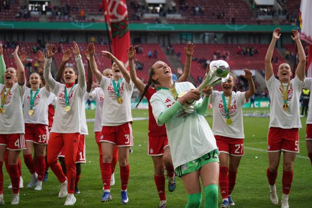 Womens football, DFB Cup season 2025 2026, Womens DFB Cup final 1 VfL Wolfsburg vs FC Bayern Munich, 14 05 2026, Rheinenergiestadion Cologne Ena Mahmutovic, FC Bayern Munich with DFB Cup