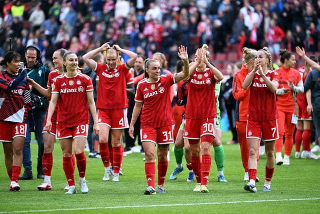 Football, Germany, Women, Season 2025 2026, DFB Cup Final, Rhein Energie Stadion Köln, VfL Wolfsburg FC Bayern München 0 4 Jubel FC Bayern, Katharina Naschenweng FCB , Glodis Perla Viggosdottir FCB , Georgia Stanway FCB , Carolin Simon FCB , Giulia Gwinn FCB Jubel, Freude, Aktion