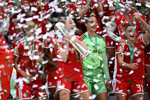 Football, Germany, Women, Season 2025 2026, DFB Cup Final, Rhein Energie Stadion Köln, VfL Wolfsburg FC Bayern München 0 4 Jubel FC Bayern, Glodis Perla Viggosdottir FCB with Cup Jubel, Joy, Action