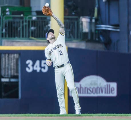 Milwaukee Brewers second baseman Brice Turang catches a fly ball hit by San Diego Padres shortstop Xander Bogaerts in the first inning of the MLB, Baseball Herren, USA game between the San Diego Padres and the Milwaukee Brewers at American Family Field in Milwaukee, Wisconsin on Thursday, May 14, 2026.  MIL20260514803 TANNENxMAURY
