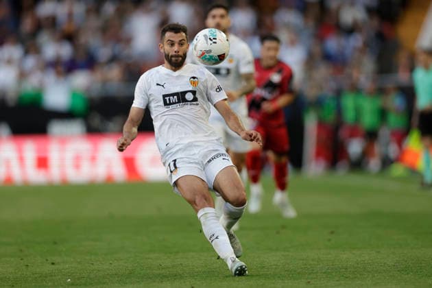 ESP LaLiga EA Sports Valencia CF v Rayo Vallecano Largie Ramazani of Valencia controls the ball during LaLiga EA Sports, between Valencia CF v Rayo Vallecano played at Mestalla Stadium in Valencia on May 14th, 2026 in Spain Valencia Spain Futbol Copyright: xOmarxArnaux xAgenciaxLOFx