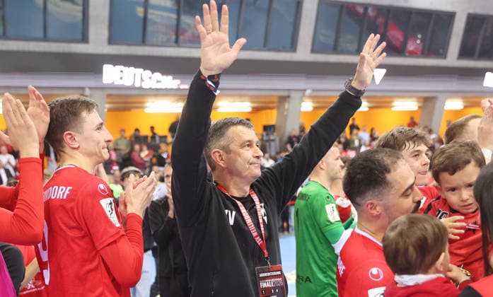 Stuttgart , Futsal Bundesliga Final German Championship Game 2 , TSV Weilimdorf vs HOT 05 Futsal , Coach Vojkan Vukmirovic Jubel Weilimdorf