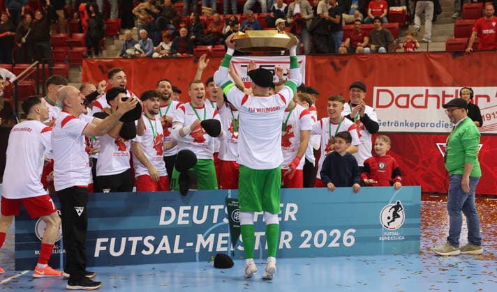 Stuttgart , Futsal Bundesliga Final German Championship Game 2 , TSV Weilimdorf vs HOT 05 Futsal , Cheers Weilimdorf , with bowl Philipp Pless