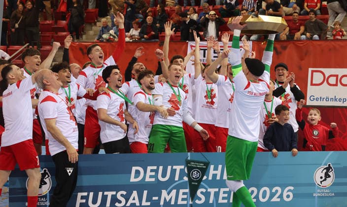 Stuttgart , Futsal Bundesliga Final German Championship Game 2 , TSV Weilimdorf vs HOT 05 Futsal , Cheers Weilimdorf , with bowl Philipp Pless