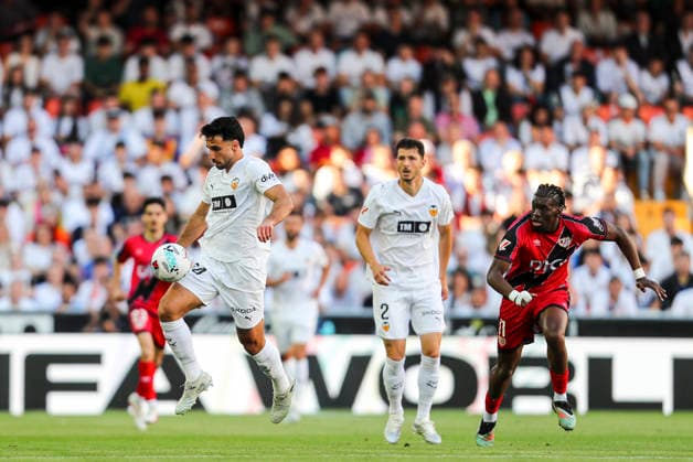 May 14, 2026, Valencia, Valencia, SPAIN: Eray Comert of Valencia CF in action during the Spanish league, LaLiga EA Sports, football match played between Valencia CF and Rayo Vallecano at Mestalla stadium on May 14, 2026, in Valencia, Spain. Valencia CF V Rayo Vallecano - LaLiga EA Sports  - ZUMAa181 20260514_zaa_a181_056 Copyright: xIvanxTerronx