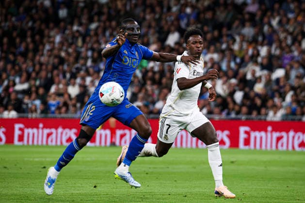 Real Madrid CF vs Real Oviedo, on the 36th matchday of the 2025 26 Spanish First Division May 14, 2026, Madrid, Spain Vinicius Junior ius defended by Baily Spanish championship LaLiga football match between Real Madrid CF and Real Oviedo on 14 May 2026 at Estadio Santiago Bernabeu in Madrid, Spain Madrid, Spain Madrid Madrid Madrid Spain Copyright: xAlejandroxMatiasx