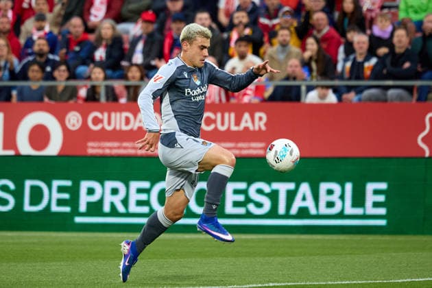 ESP LaLiga EA Sports Girona FC v Real Sociedad Ander Barrenetxea Muguruza of Real Sociedad controls the ball during LaLiga EA Sports, between Girona FC v Real Sociedad played at Montilivi Stadium, Girona on May 14th, 2026 in Spain Girona ESTADIO MONTILIVI CATALUNYA Spain Futbol Copyright: xEddyxKelelex xAgenciaxLOFx