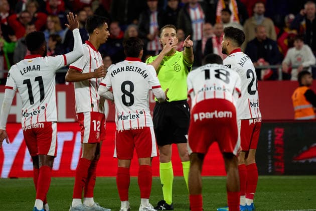 ESP LaLiga EA Sports Girona FC v Real Sociedad referee with Fran Beltran of Girona during LaLiga EA Sports, between Girona FC v Real Sociedad played at Montilivi Stadium, Girona on May 14th, 2026 in Spain Girona ESTADIO MONTILIVI CATALUNYA Spain Football Copyright: xEddyxKelelex xAgenciaxLOFx