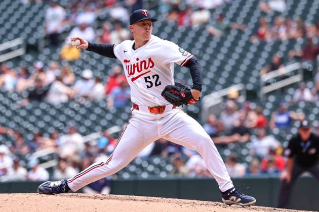 May 14, 2026, Minneapolis, Minnesota, USA: Minnesota Twins starting pitcher ZEBBY MATTHEWS (52) pitches in the fifth inning during a MLB, Baseball Herren, USA Baseball game between the Miami Marlins and the Minnesota Twins at Target Field in Minneapolis, Minnesota on May 14th, 2026. ZUMA Press Wire. Minneapolis USA - ZUMAg254 20260514_zsp_g254_078 Copyright: xStevenxGarciax
