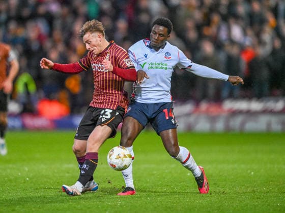 Bradford City v Bolton Wanderers Sky Bet League 1 Jordi Osei-Tutu of Bolton Wanderers and Bobby Pointon of Bradford City the Sky Bet League 1 Play-Off Semi-Final Second Leg match at the University of Bradford Stadium, Bradford 14 05 2026 UK Newspapers OUT Copyright: xKarlxVallantinex FIL-23430-0053
