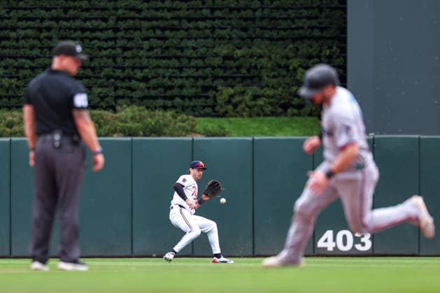 May 14, 2026, Minneapolis, Minnesota, USA: Minnesota Twins center fielder Ryan Kreidler (5) fields the ball in the eighth inning during a MLB, Baseball Herren, USA Baseball game between the Miami Marlins and the Minnesota Twins at Target Field in Minneapolis, Minnesota on May 14th, 2026. ZUMA Press Wire. Minneapolis USA - ZUMAg254 20260514_zsp_g254_067 Copyright: xStevenxGarciax